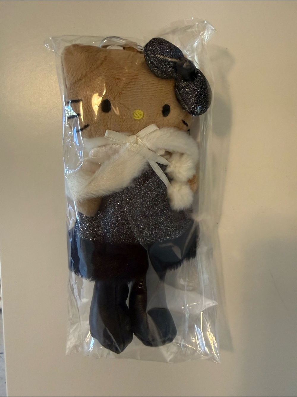 Hello Kitty Long Leg KeyChram